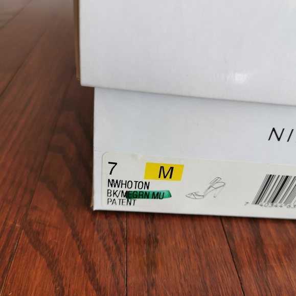 Nine West Green & Black Heels - Picture 4 of 4